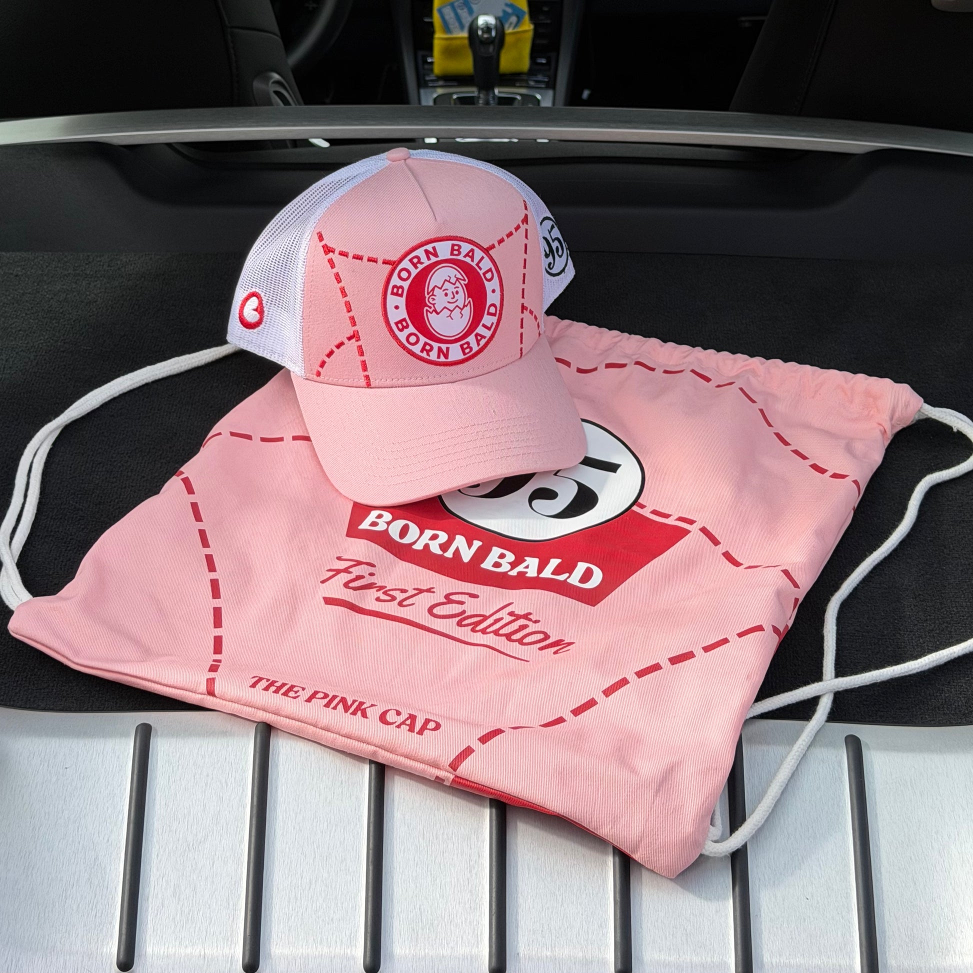 Casquette Born bald et sac Born Bald face avant 