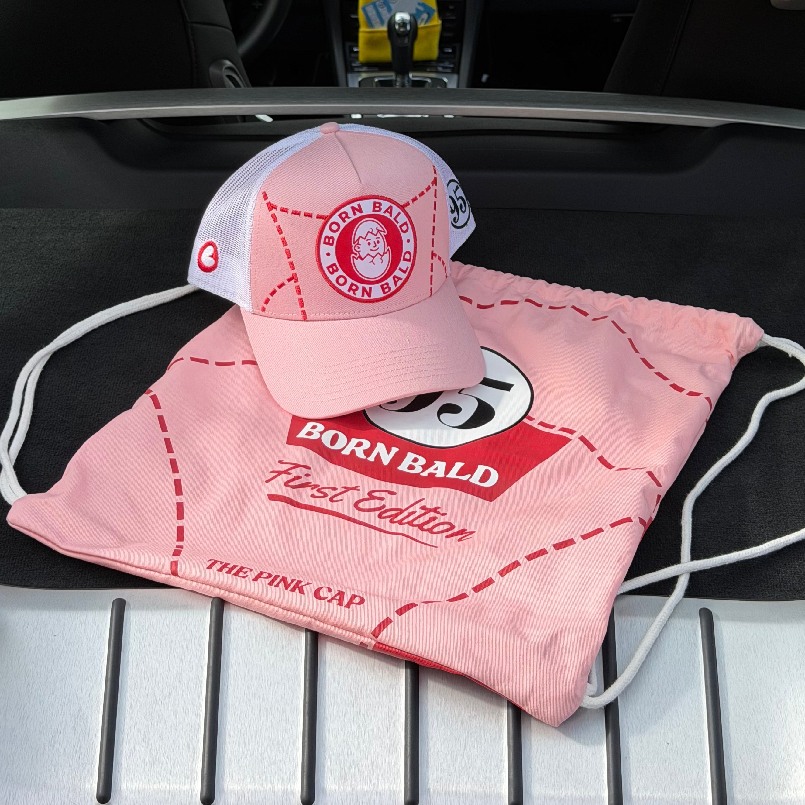 Casquette Born bald et sac Born Bald face avant 